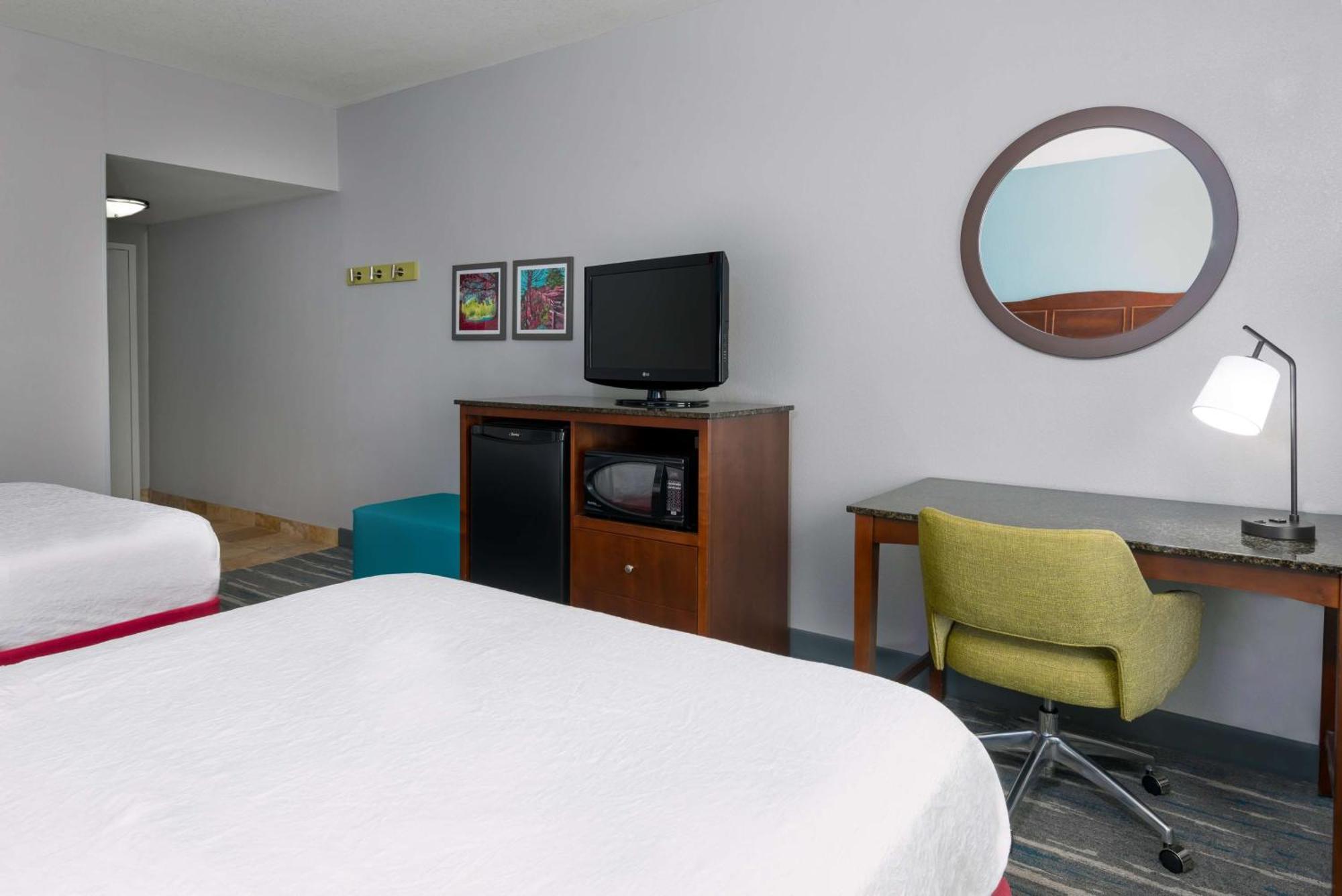 Hampton Inn & Suites Winston-Salem/University Area Exterior photo