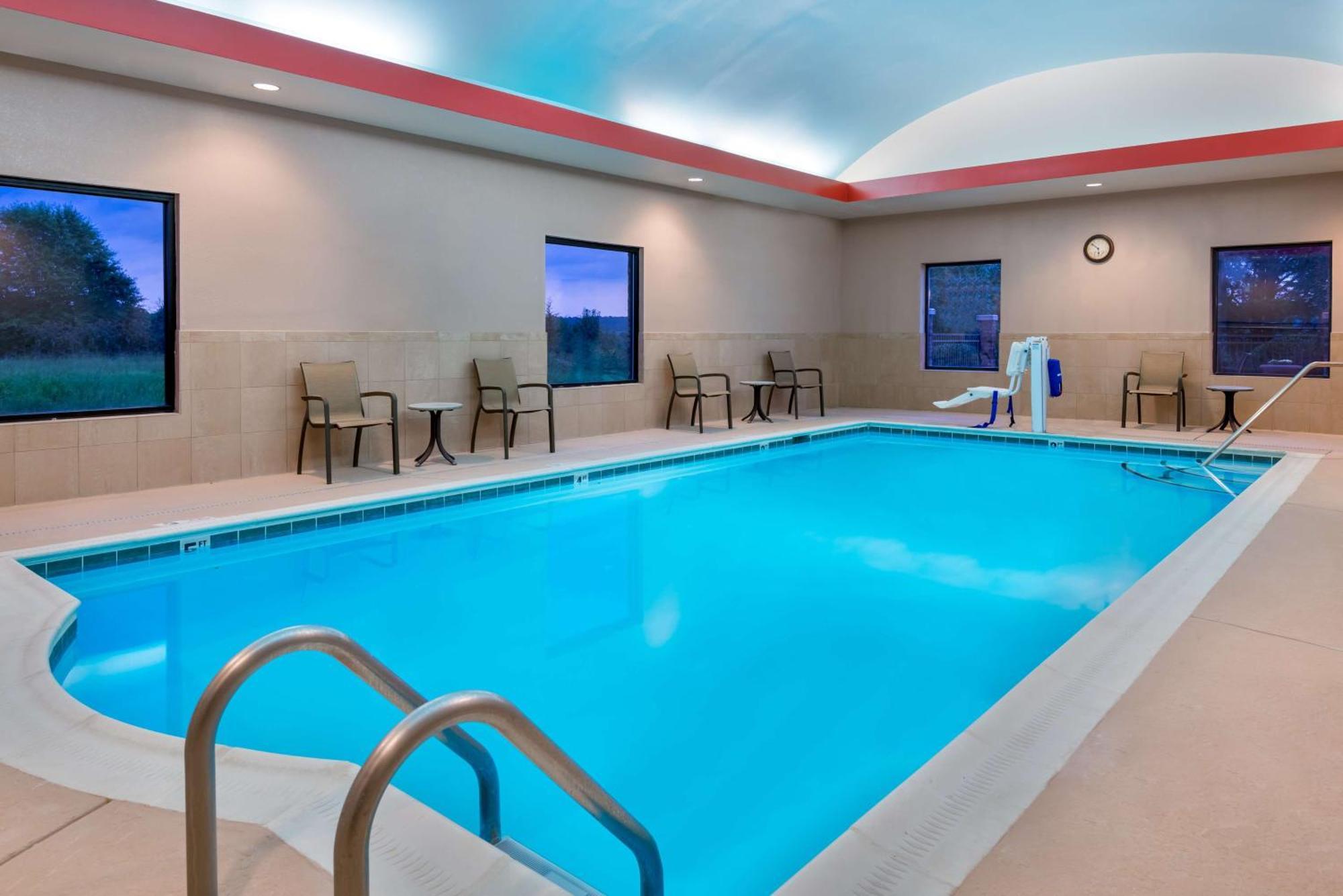 Hampton Inn & Suites Winston-Salem/University Area Exterior photo