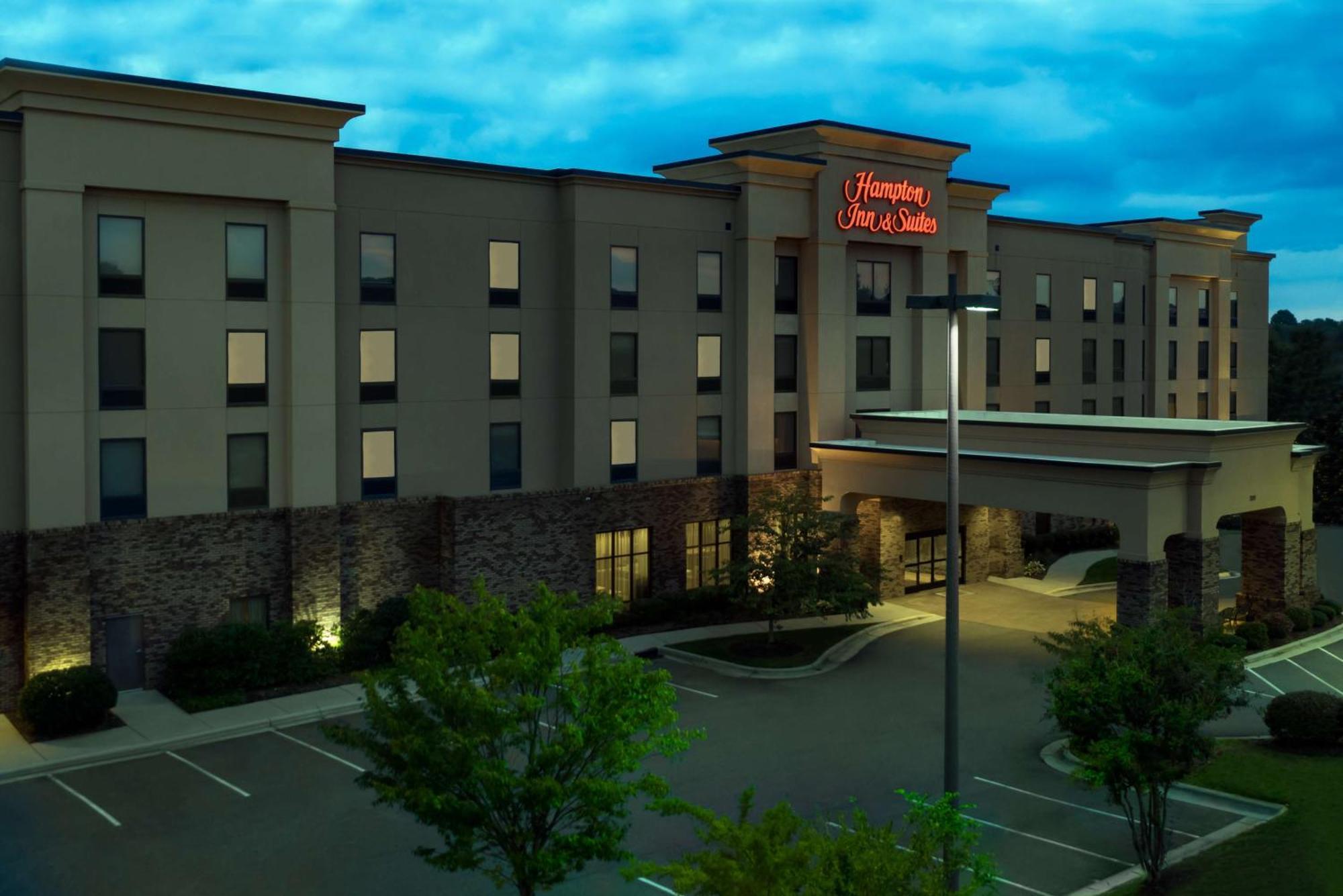 Hampton Inn & Suites Winston-Salem/University Area Exterior photo