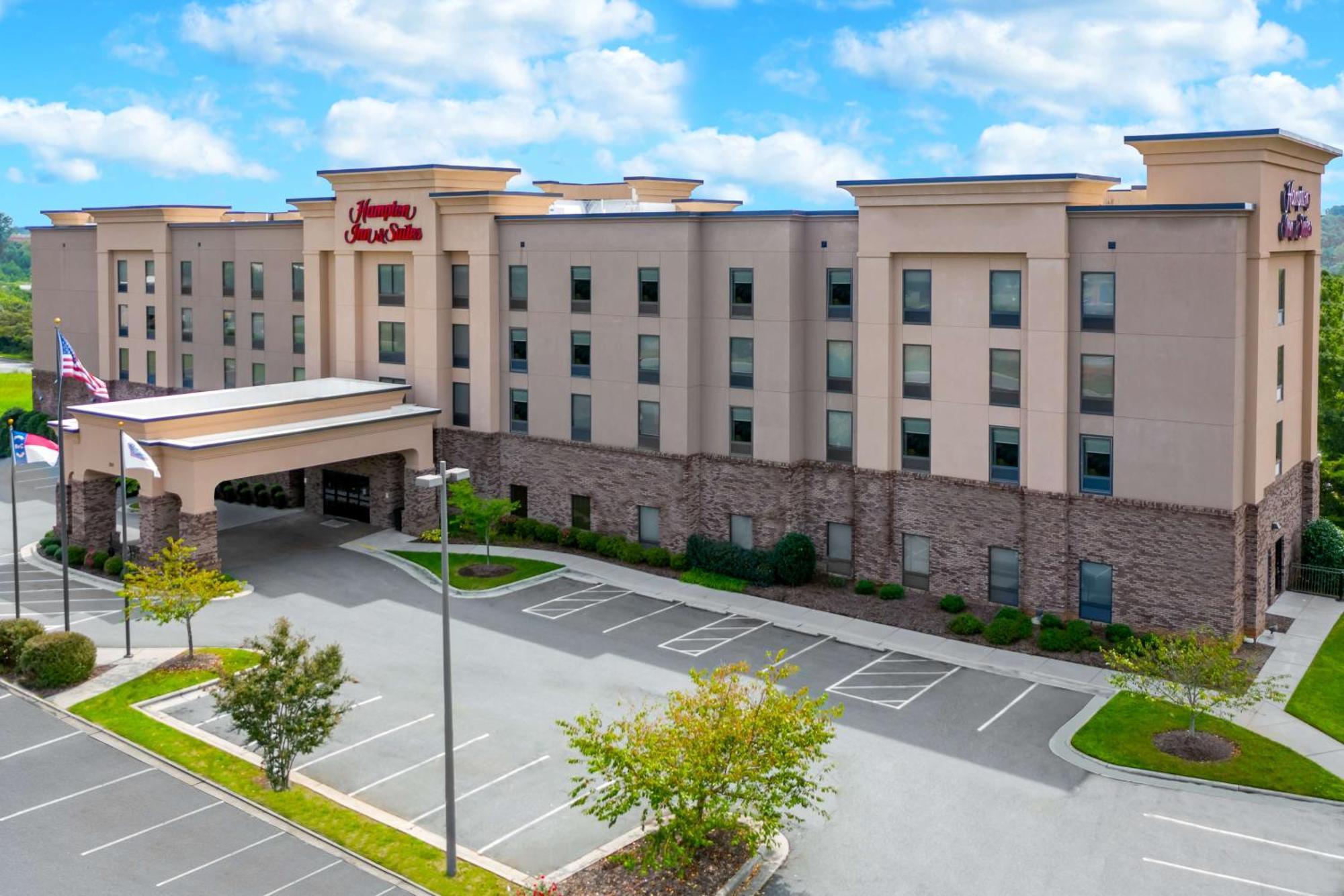 Hampton Inn & Suites Winston-Salem/University Area Exterior photo