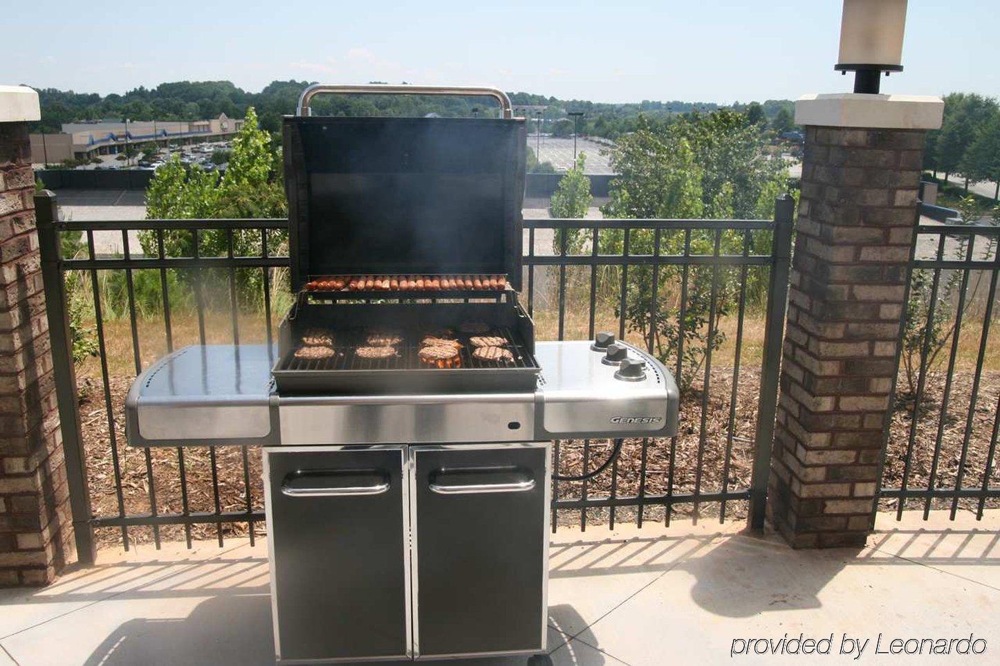 Hampton Inn & Suites Winston-Salem/University Area Restaurant photo