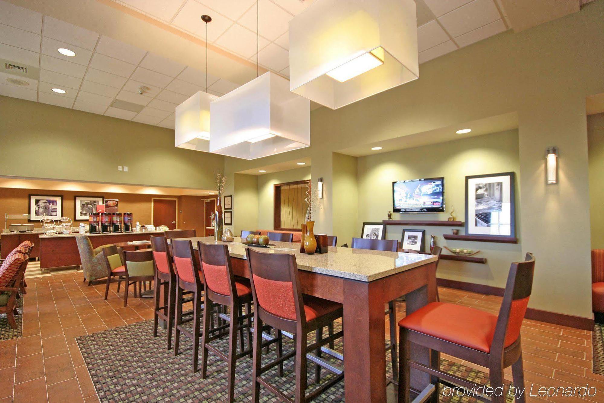 Hampton Inn & Suites Winston-Salem/University Area Restaurant photo