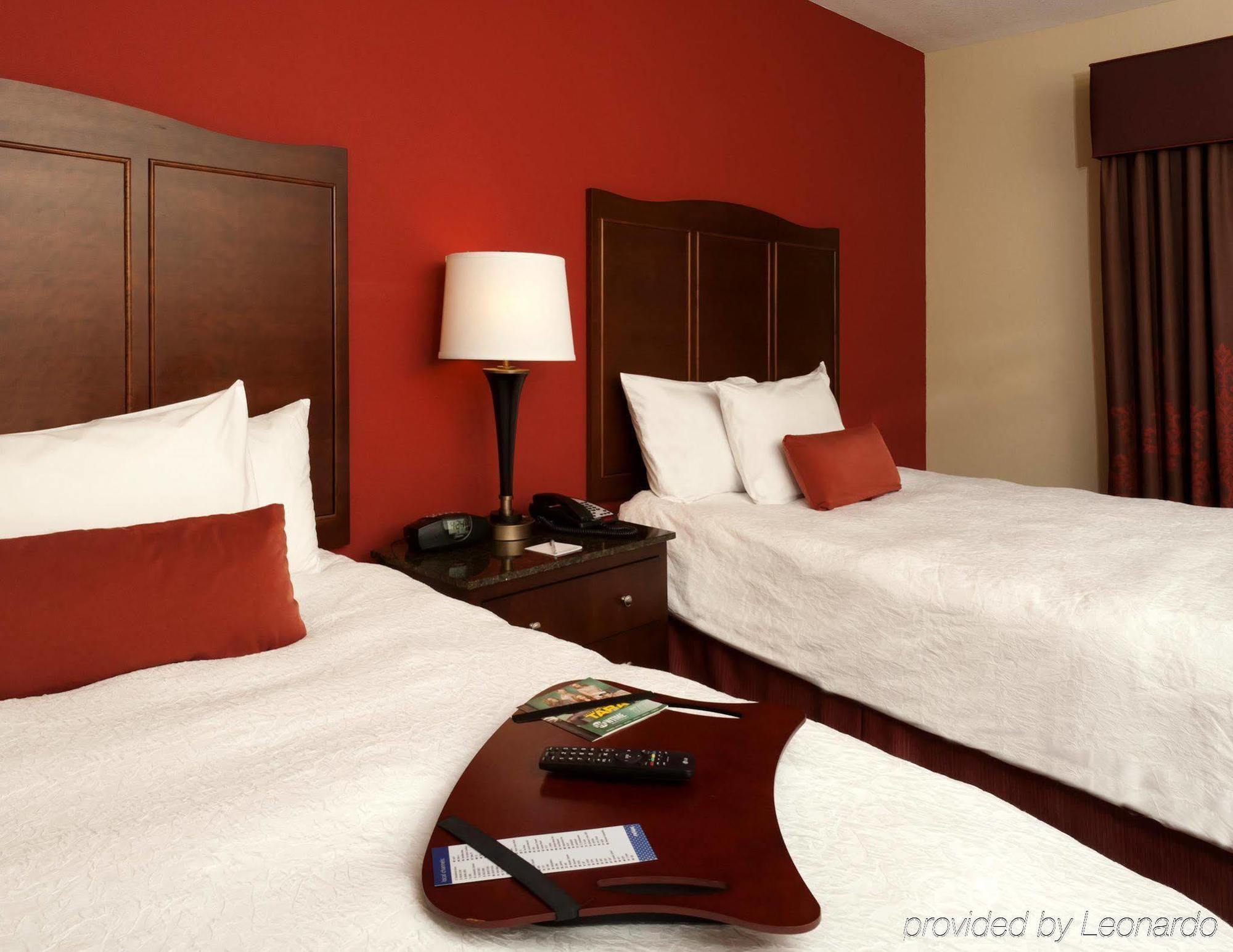 Hampton Inn & Suites Winston-Salem/University Area Room photo