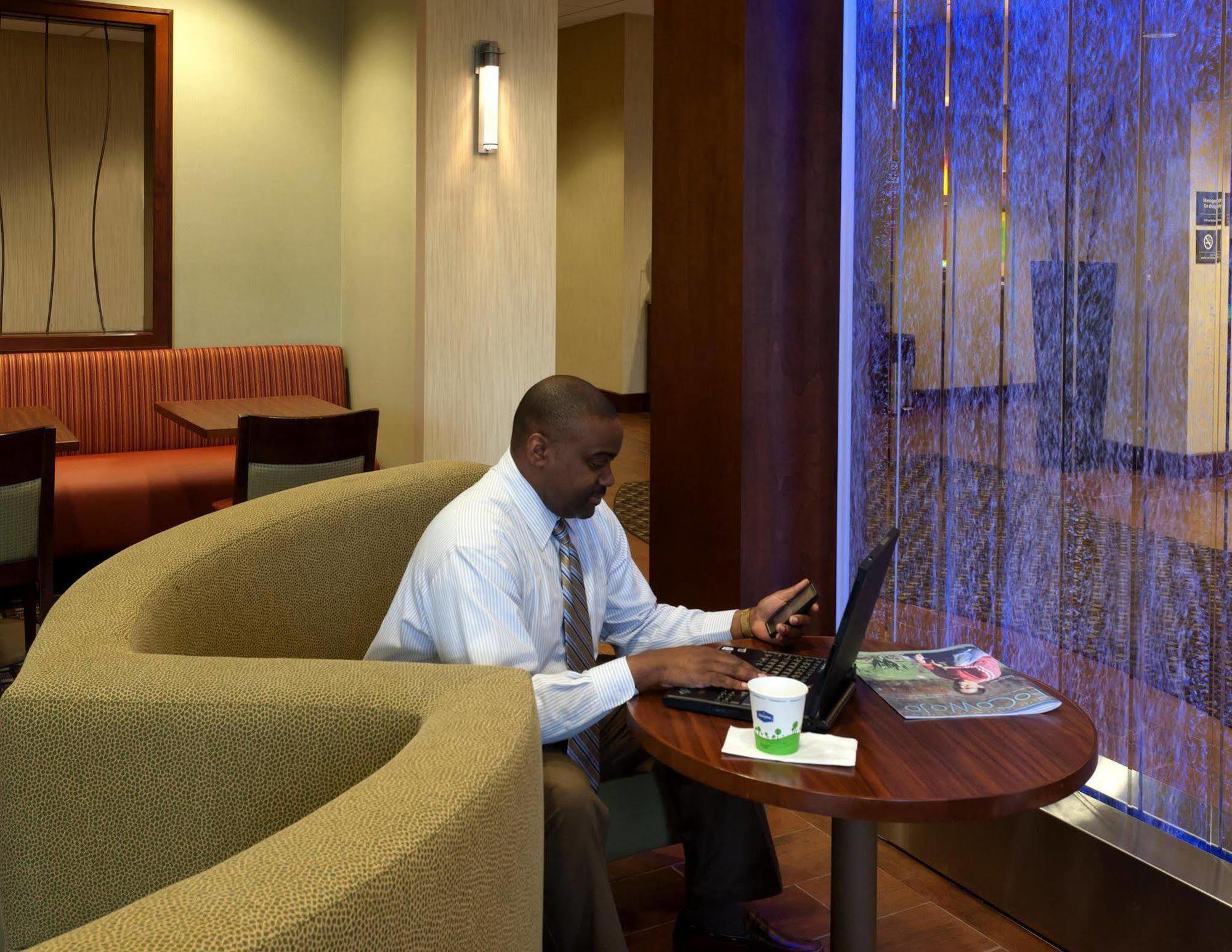 Hampton Inn & Suites Winston-Salem/University Area Facilities photo