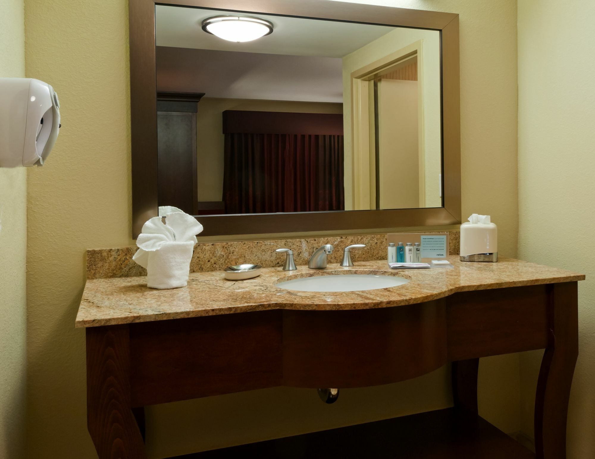 Hampton Inn & Suites Winston-Salem/University Area Exterior photo