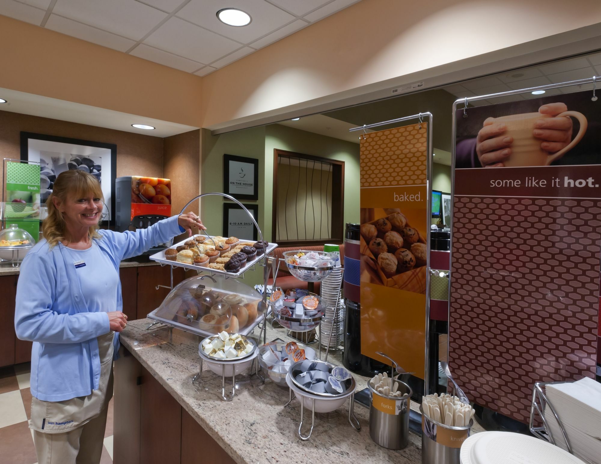Hampton Inn & Suites Winston-Salem/University Area Restaurant photo